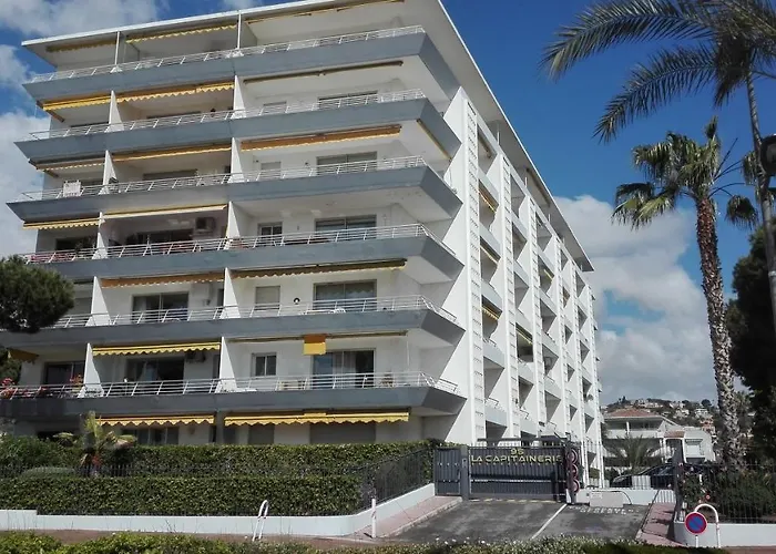 Grand studio climatisé en bord de mer avec parking sécurisé