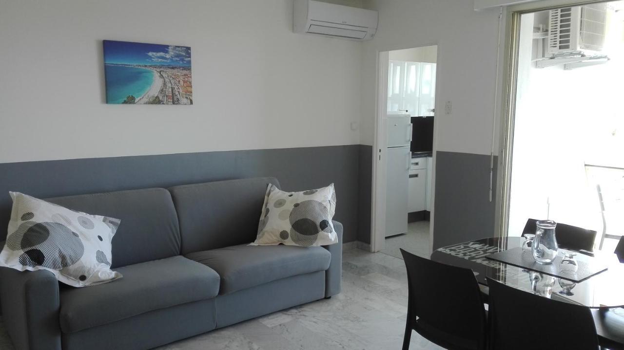 Apartment Grand Climatise En Bord De Avec Parking Securise *